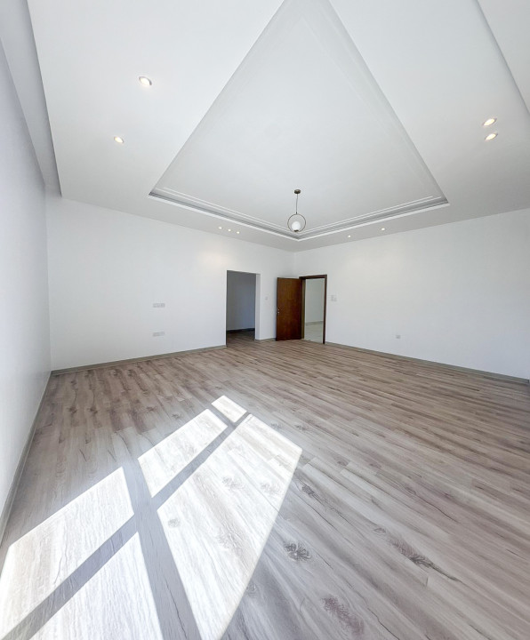 Villa for Sale in Sar Image #11813 3