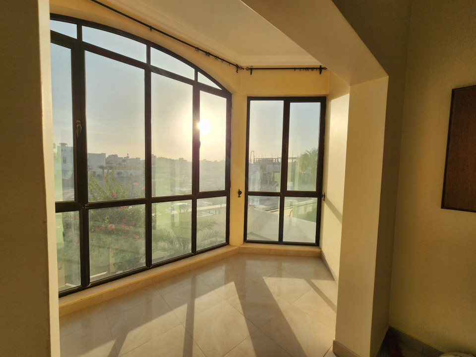 صورة فيلا للإيجار في سار #12647 2