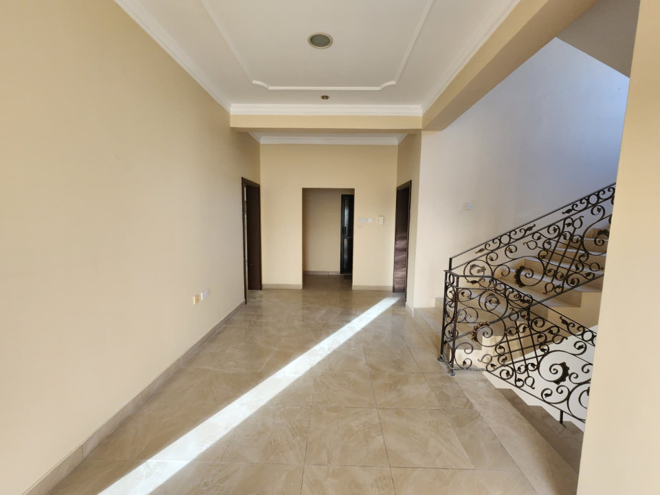 صورة فيلا للإيجار في سار #12647 6