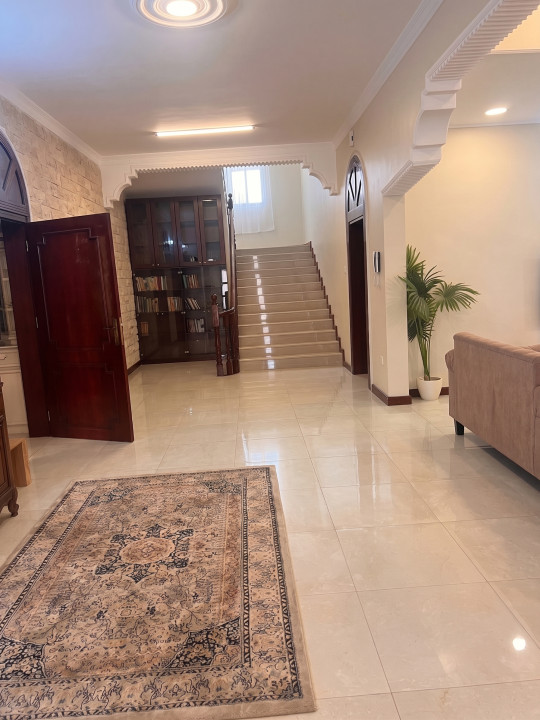 Villa for Sale in Arad Image #11720 4