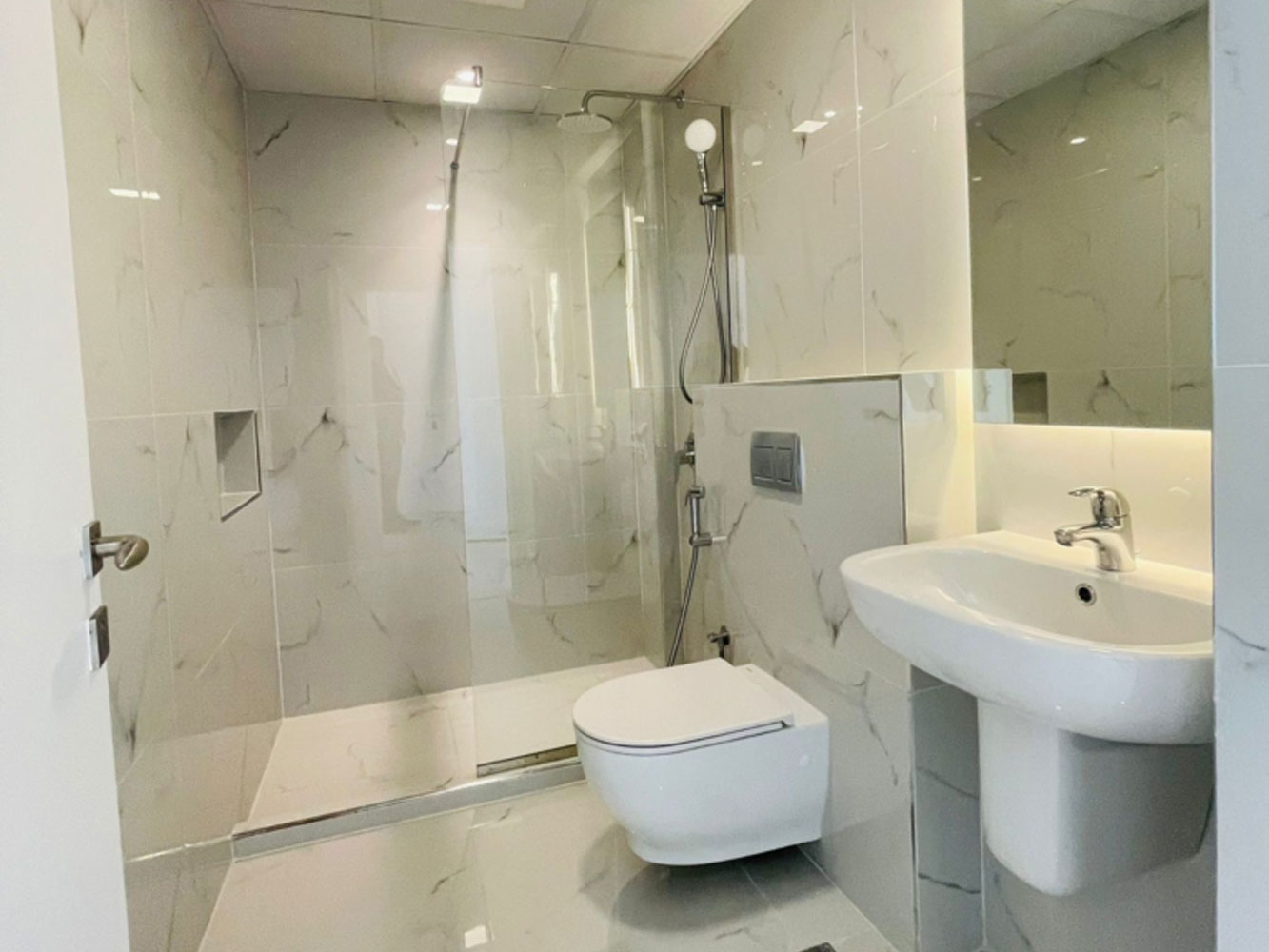 Apartment for Rent in Um Al Hasam Image #1334 5