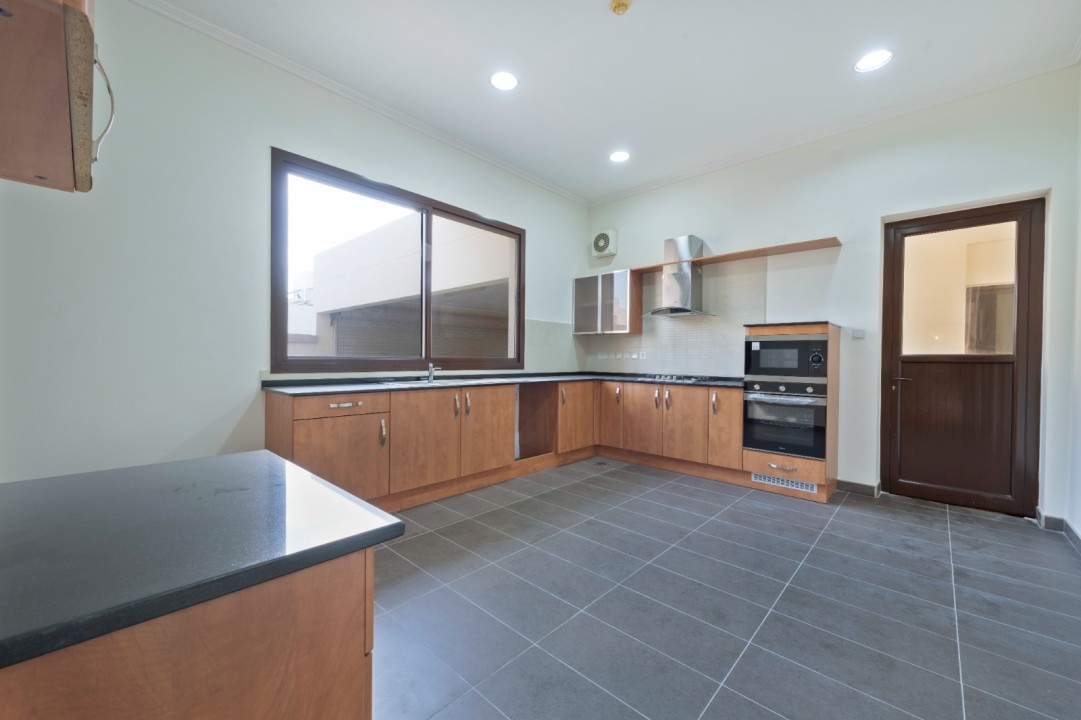 Villa for Sale in Zallaq Image #1362 4