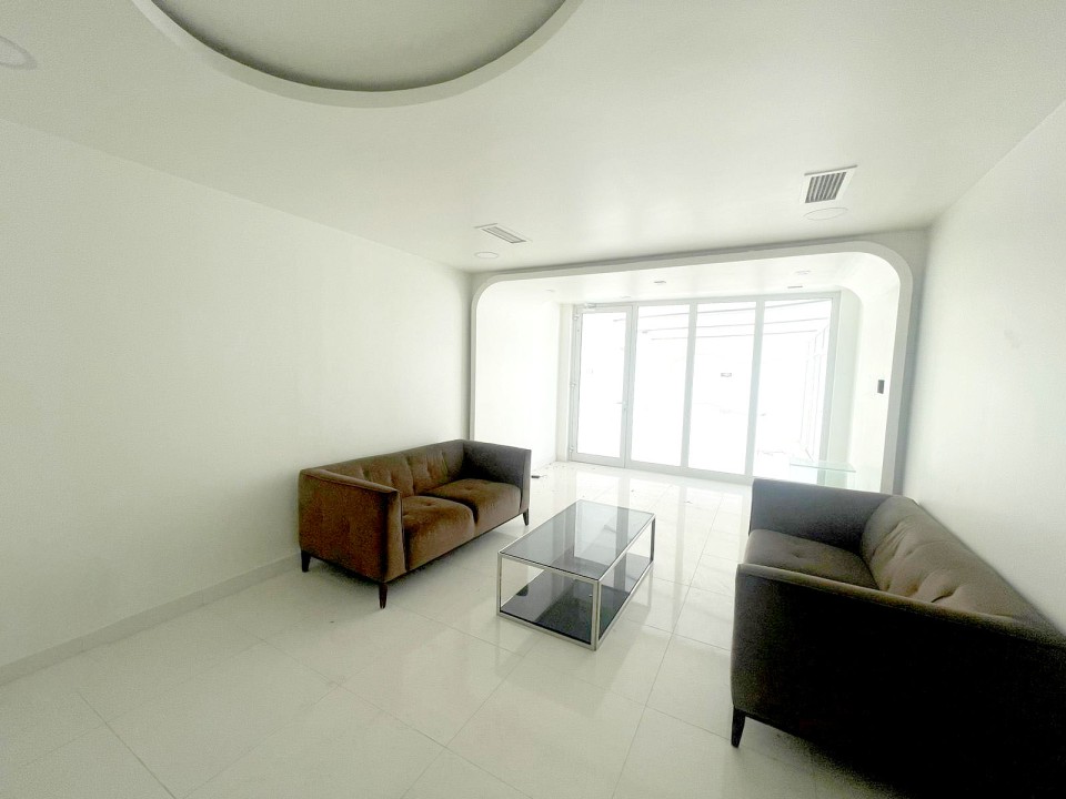 صورة مبنى للبيع في جزر امواج #6962 3