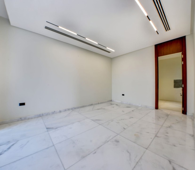 property 7250 image 5