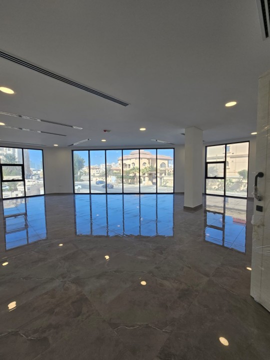 property 7443 image 0