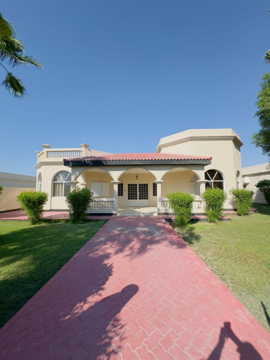 صورة فيلا للإيجار في الجنبية #7739 0