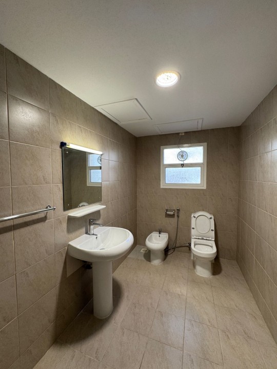 صورة فيلا للإيجار في الجنبية #7739 4