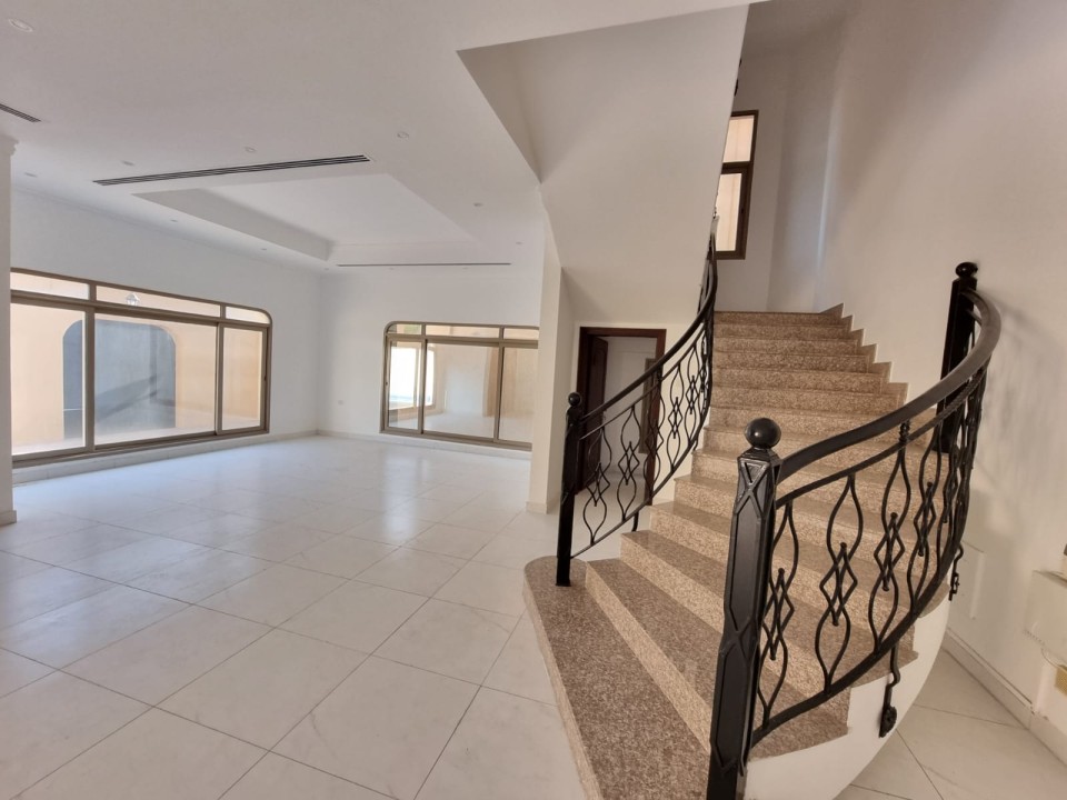 صورة فيلا للإيجار في سار #7743 3