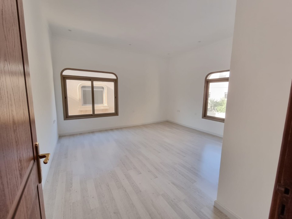 صورة فيلا للإيجار في سار #7743 6