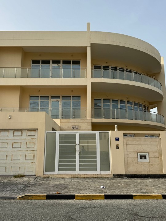 Villa for Sale in Amwaj Island Image #8997 0