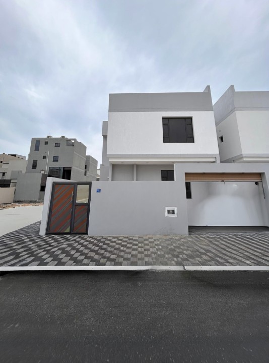 صورة فيلا للبيع في درة المحرق #9022 0