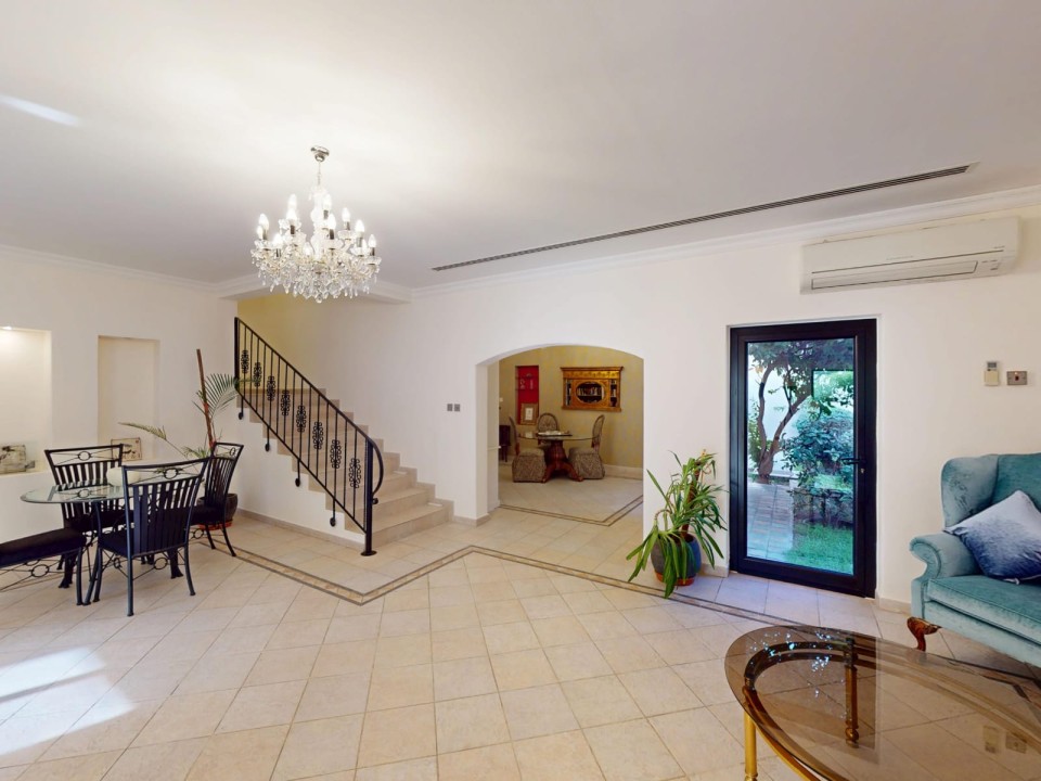 صورة فيلا للبيع في سار #9458 6