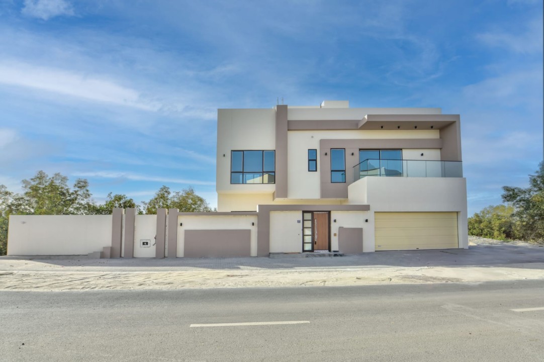 صورة فيلا للبيع في سار #9685 0