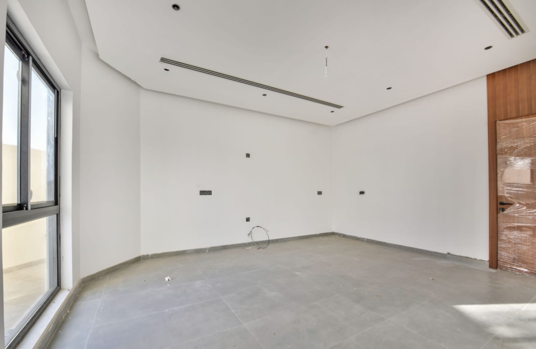 صورة فيلا للبيع في سار #9685 5