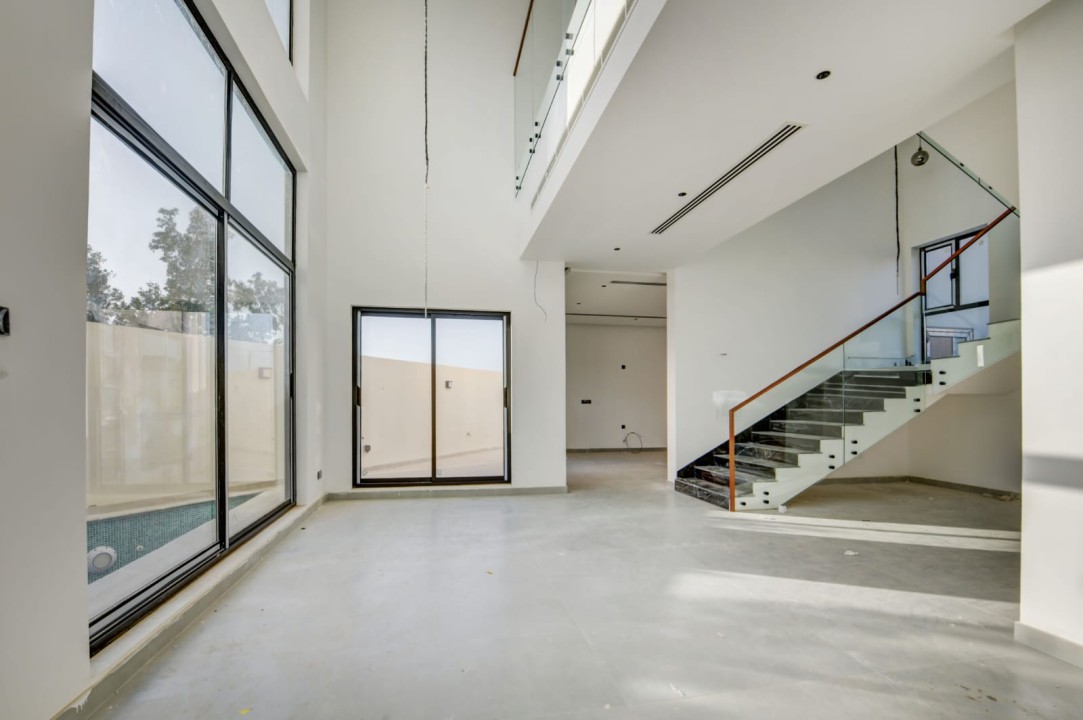 صورة فيلا للبيع في سار #9685 8