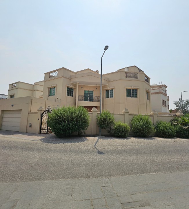 صورة فيلا للبيع في سار #9690 0 