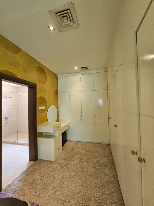 صورة فيلا للبيع في سار #9690 4