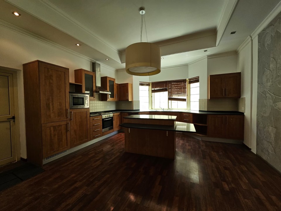 صورة فيلا للبيع في سار #9690 6