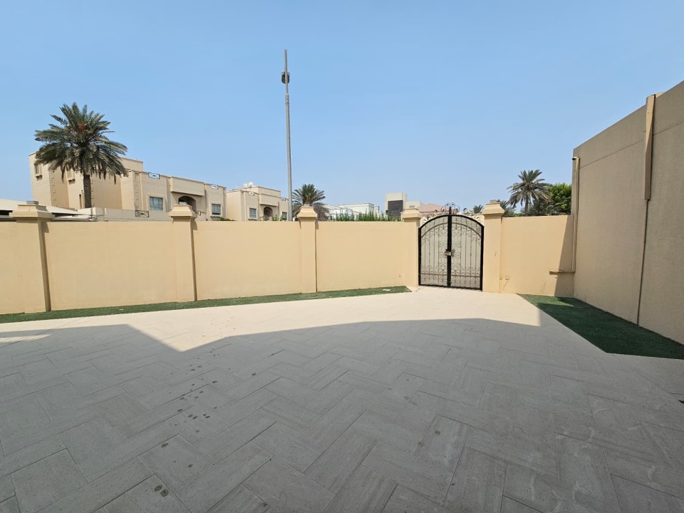 صورة فيلا للبيع في سار #9690 8