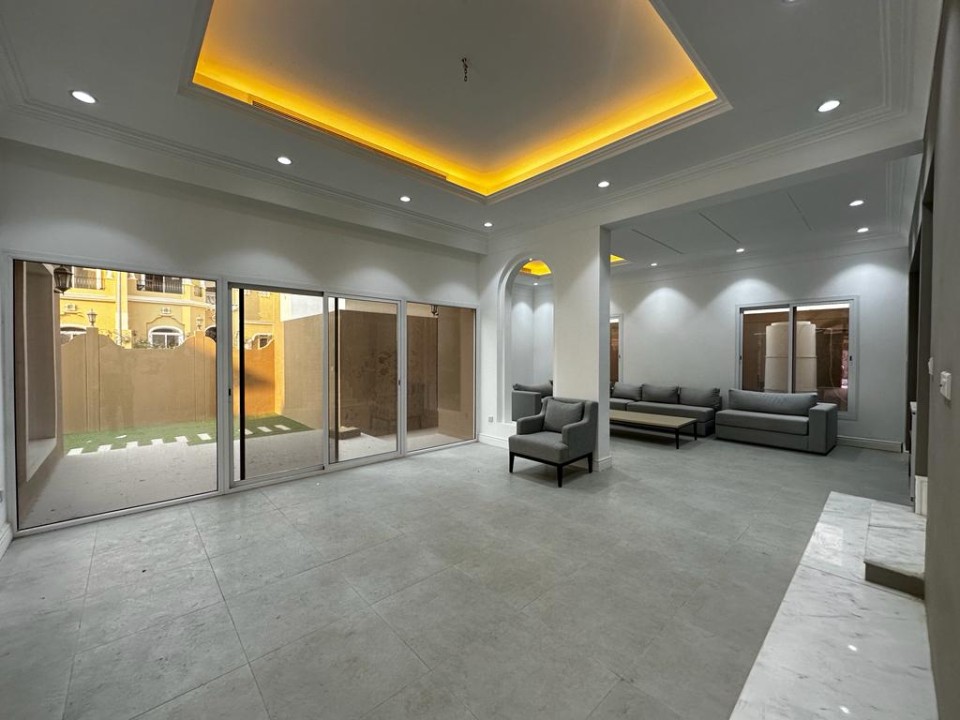 صورة فيلا للبيع في الجنبية #9692 2