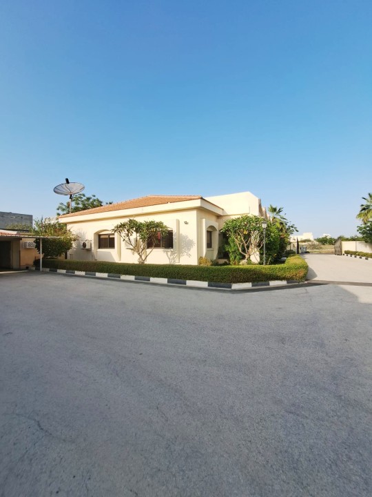 صورة فيلا للبيع في سار #9698 3