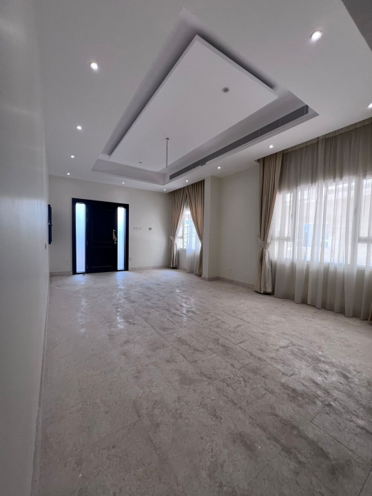 صورة فيلا للإيجار في توبلي #9751 3