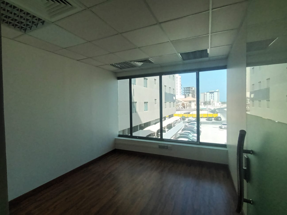 صورة مكتب للإيجار في ضاحية السيف #9779 1