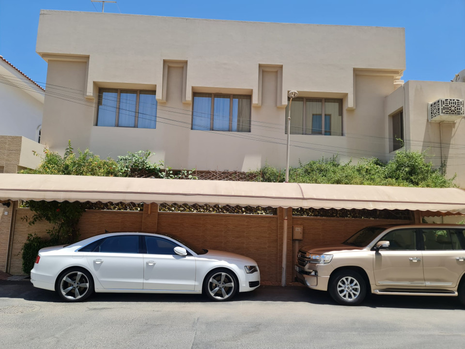 صورة فيلا للبيع في ام الحصم #9783 0