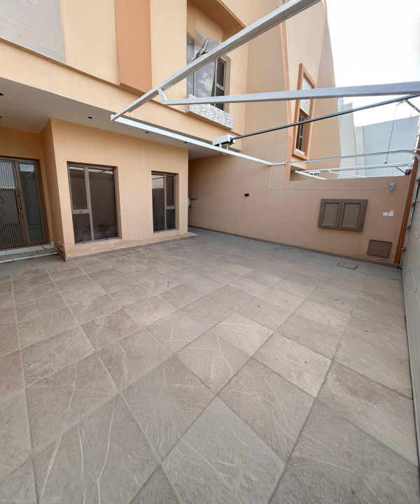 Villa for Sale in Durrat Al Muharraq Image #9822 3