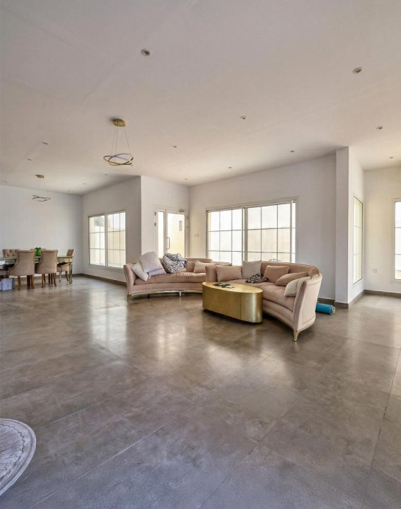 صورة فيلا للإيجار في الجنبية #9848 4