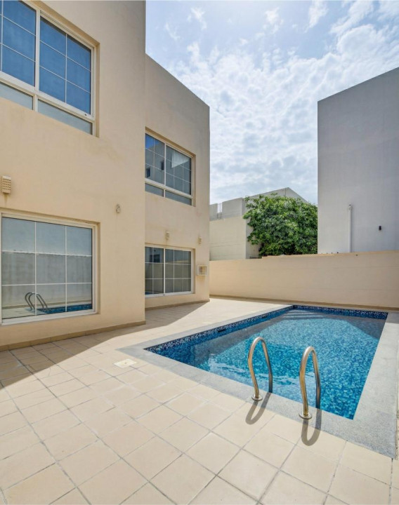 صورة فيلا للإيجار في الجنبية #9848 6