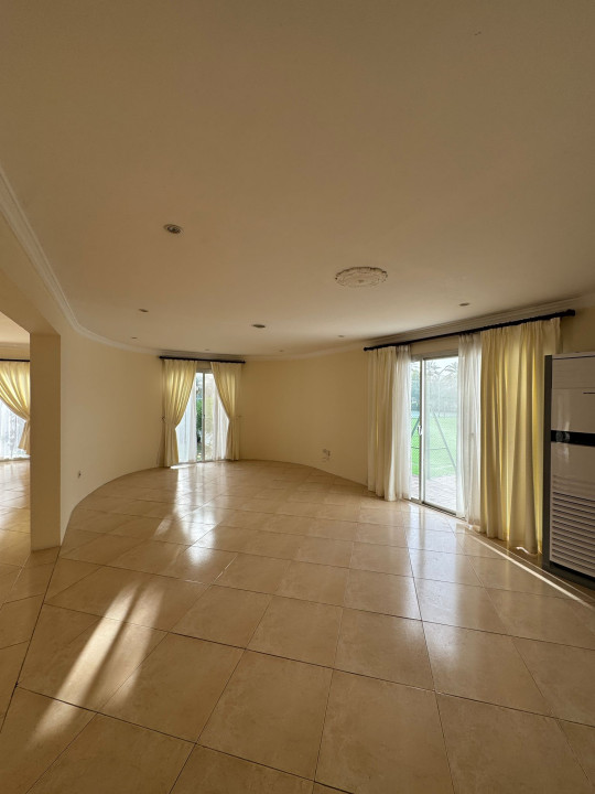 صورة فيلا للإيجار في سار #9942 7