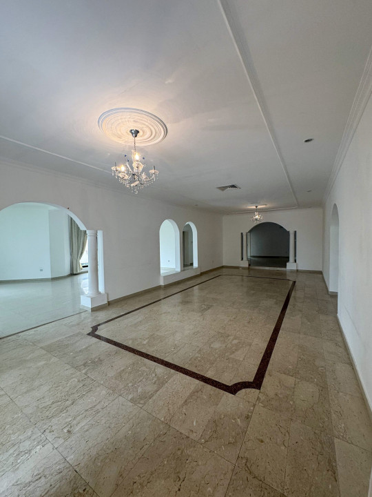 صورة فيلا للإيجار في سار #9945 1