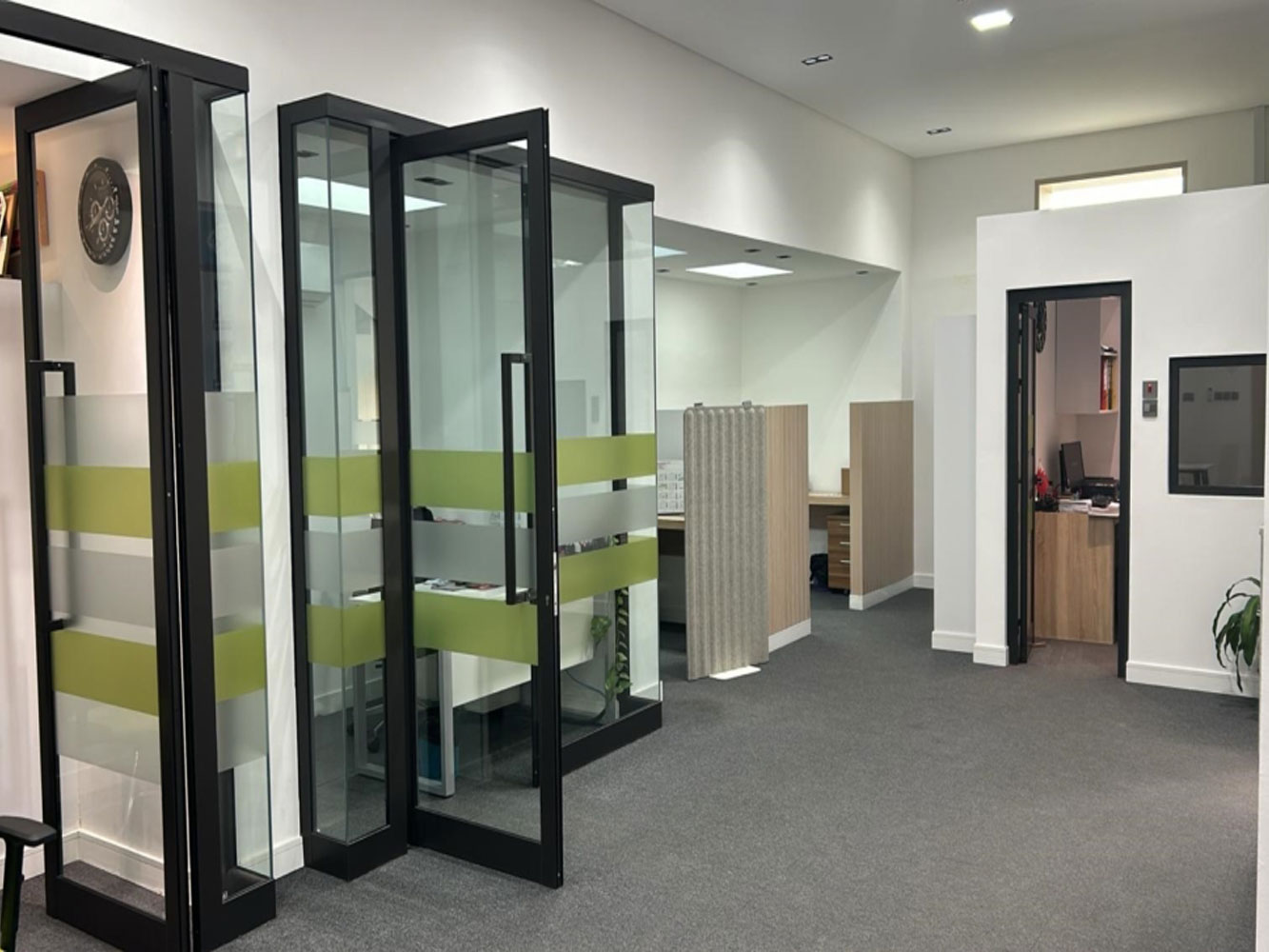 صورة مبنى للبيع في بو غزال #1771 1