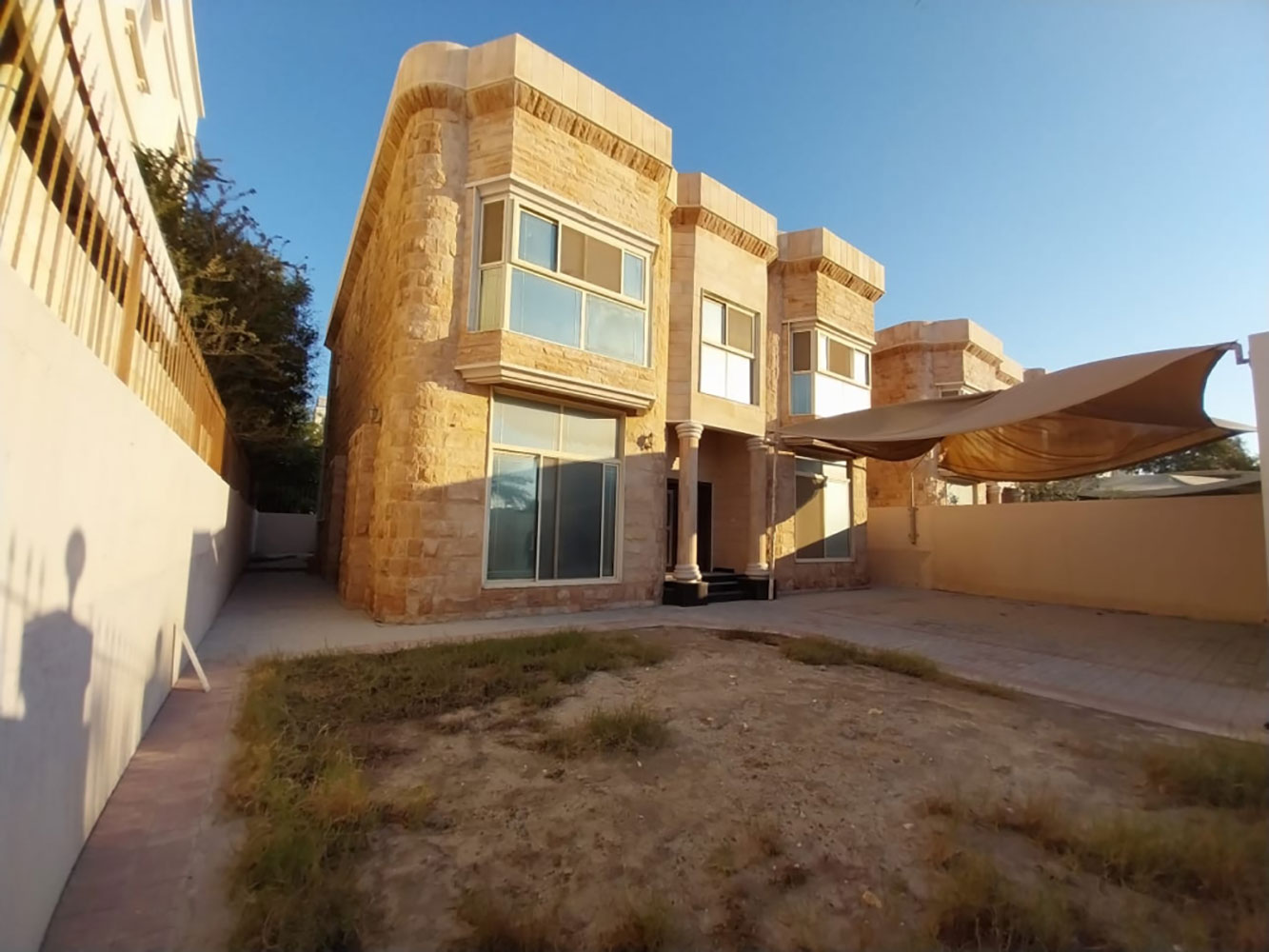 property 215 image 7