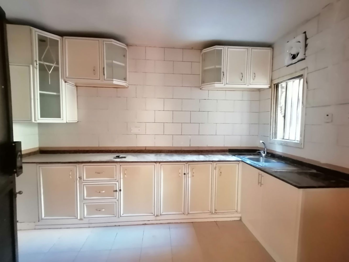 صورة فيلا للبيع في القضيبية #295 2