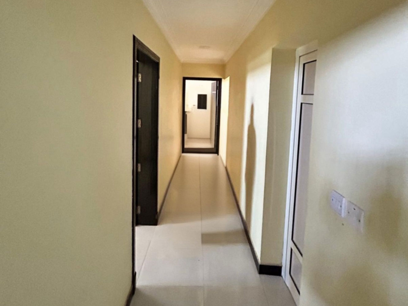 صورة مبنى للبيع في بو كوارة #5879 3