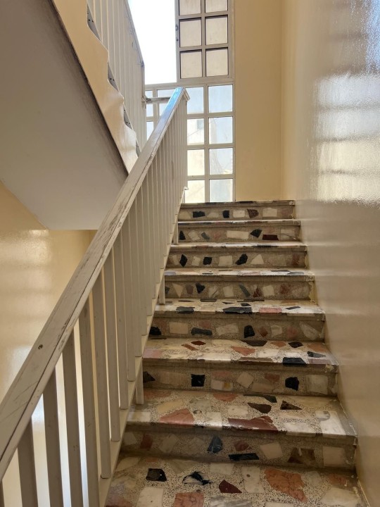 صورة مبنى للبيع في المحرق #6004 1