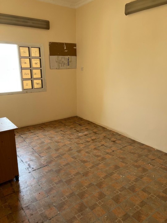 صورة مبنى للبيع في المحرق #6004 4