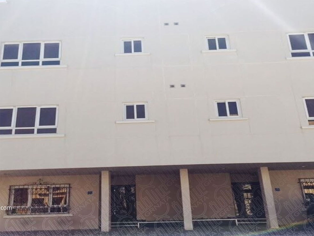 صورة مبنى للبيع في الحد #657 0