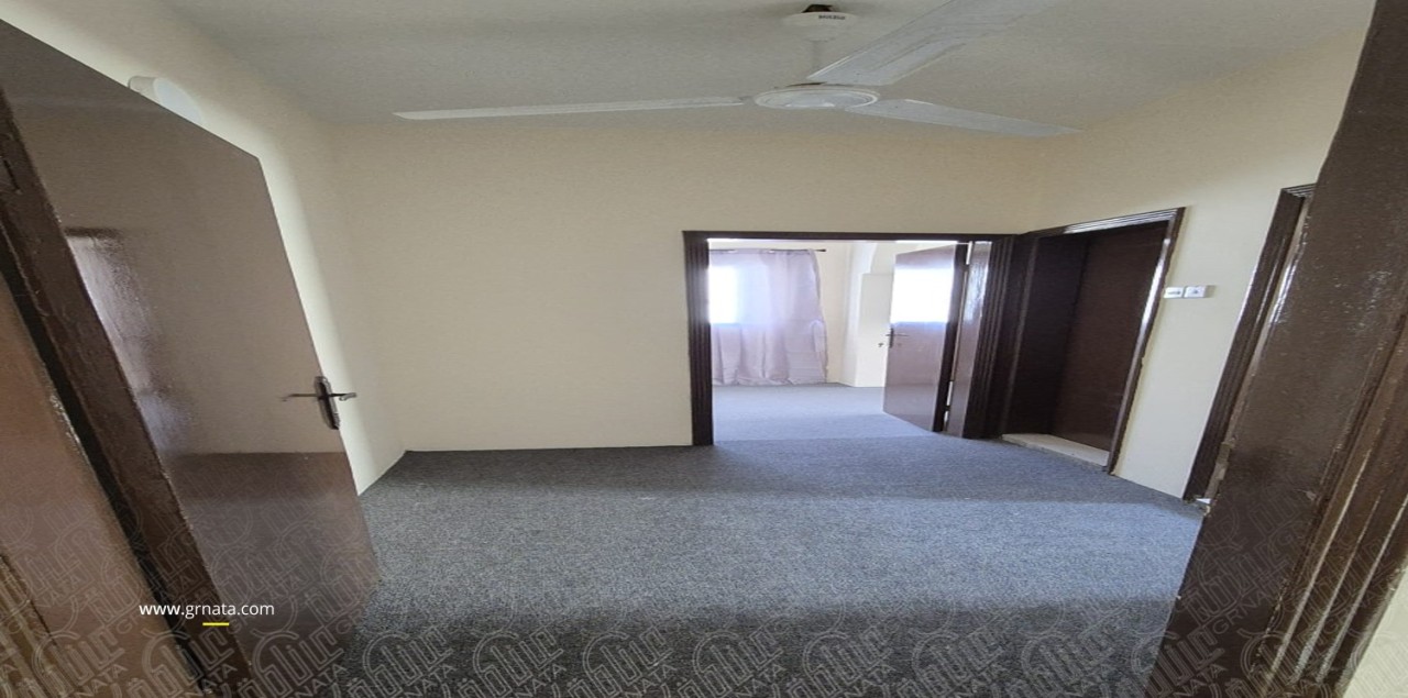 صورة مبنى للبيع في المحرق #7492 1