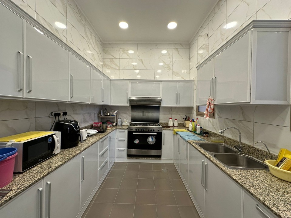 صورة فيلا للبيع في راس حيان #9474 1