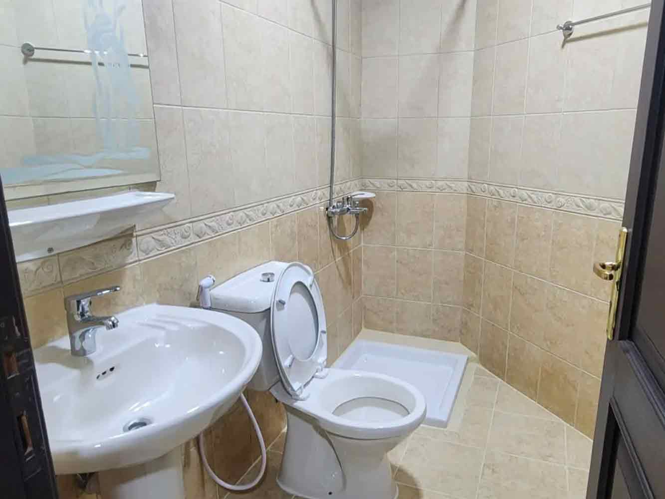 Apartment for Rent in Um Al Hasam Image #5369 5